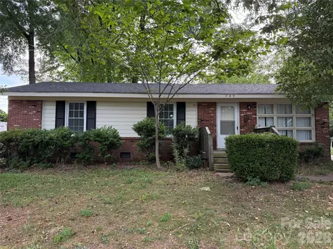 749 Edgerton Dr, Charlotte, NC 28269