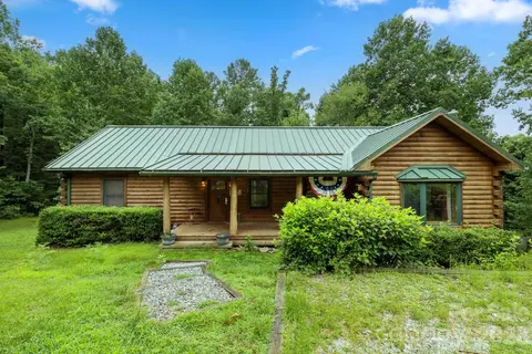 266 Rhododendron Dr, Saluda, NC 28773