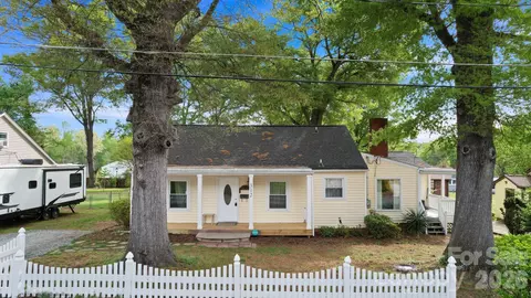 312 Cook St, Mooresville, NC 28115