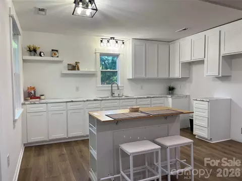 1601 Sigmon St, Lincolnton, NC 28092