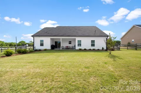 Exterior - 2173 Smith Rd, Clover, SC 29710 photo 4 of 7