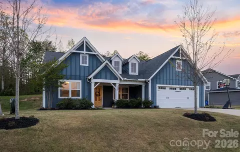 209 Country Lake Dr, Mooresville, NC 28115