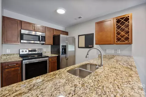 Kitchen - 18749 Vineyard Point Ln, Cornelius, NC 28031 photo 2 of 2