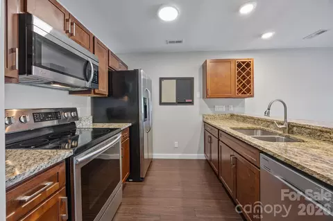 Kitchen - 18749 Vineyard Point Ln, Cornelius, NC 28031 photo 1 of 2