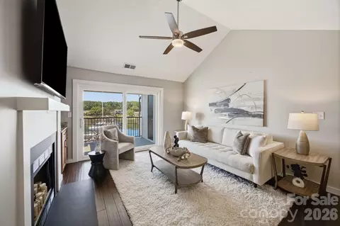 18749 Vineyard Point Ln, Cornelius, NC 28031