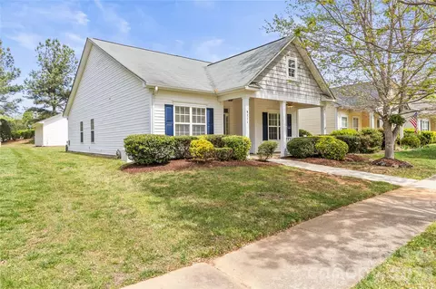 Exterior - 8711 Westwind Point Dr, Cornelius, NC 28031 photo 6 of 9
