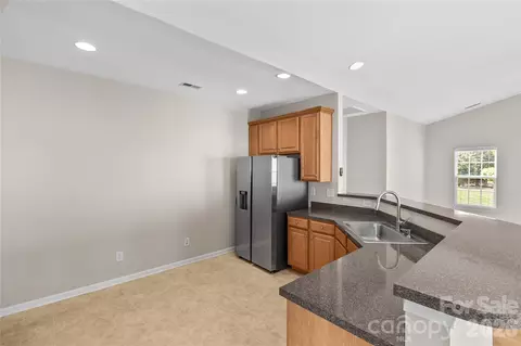 Kitchen - 8711 Westwind Point Dr, Cornelius, NC 28031 photo 3 of 4