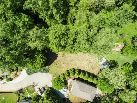 20 Riverlink Ln, Asheville, NC 28806