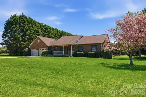 112 Mobeal Ln, Statesville, NC 28625