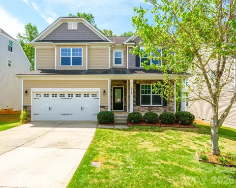 106 E Heart Pine Ln, Statesville, NC 28677