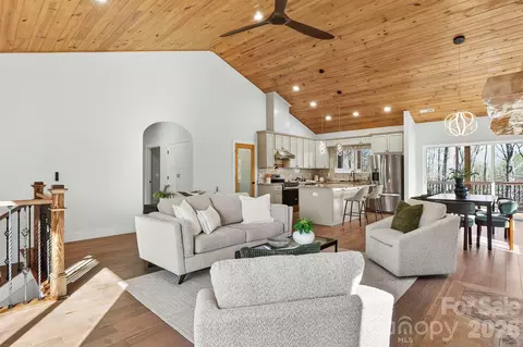 162 Preserve Ct, Hendersonville, NC 28791