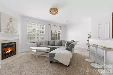 Living - 532 Bent Leaf Ct, Fort Mill, SC 29708 photo 1 of 1
