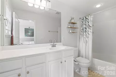 Bath - 532 Bent Leaf Ct, Fort Mill, SC 29708 photo 1 of 3