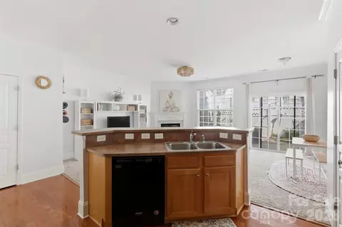 Kitchen - 532 Bent Leaf Ct, Fort Mill, SC 29708 photo 3 of 3