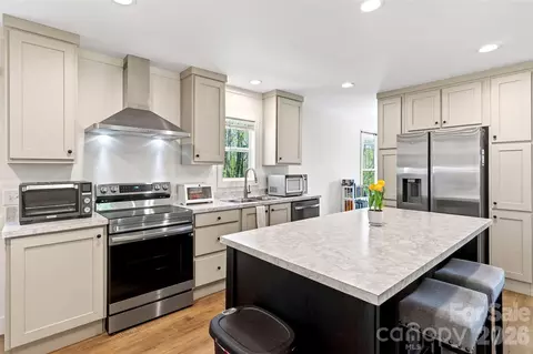 55 Cypress Rd, Marion, NC 28752