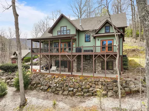 711 Winfield Dr, Clyde, NC 28721