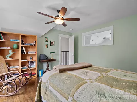 Bedroom - 711 Winfield Dr, Clyde, NC 28721 photo 5 of 6