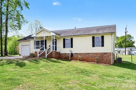353 Woodlawn Ave, Mount Holly, NC 28120
