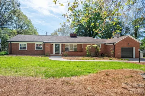 1105 Hillcrest Dr, Cherryville, NC 28021