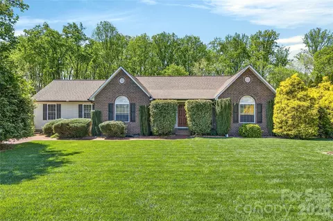 176 Foy Ln, Statesville, NC 28625