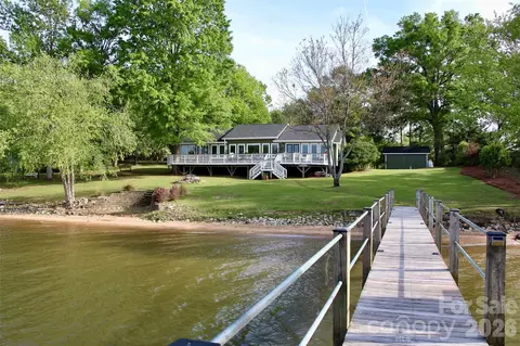 2712 Jutty Point Rd, Liberty Hill, SC 29074
