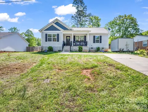 198 Parkland Dr, Forest City, NC 28043