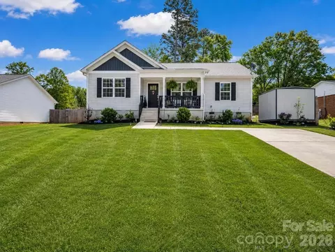 198 Parkland Dr, Forest City, NC 28043