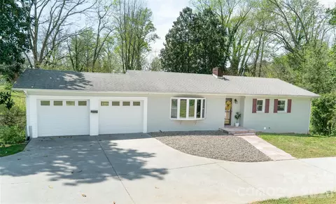 414 Patton St, Morganton, NC 28655