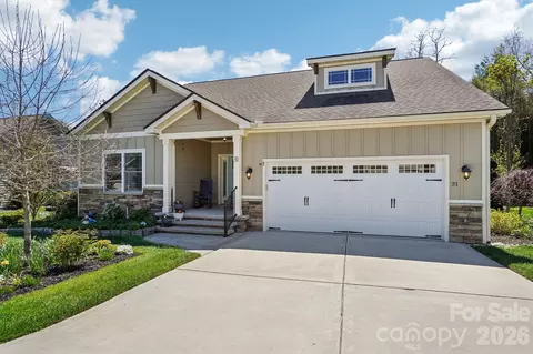 31 N Anvil Ave, Hendersonville, NC 28792