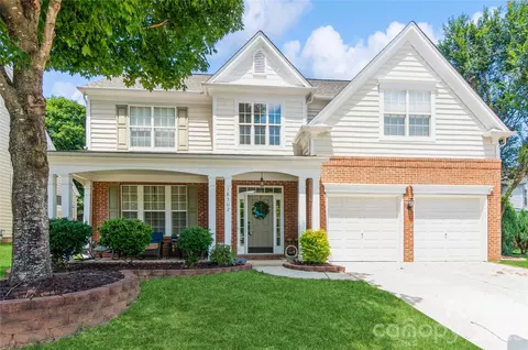 18302 Victoria Bay Dr, Cornelius, NC 28031