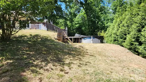 Exterior - 200 Park Pl, Morganton, NC 28655 photo 4 of 6
