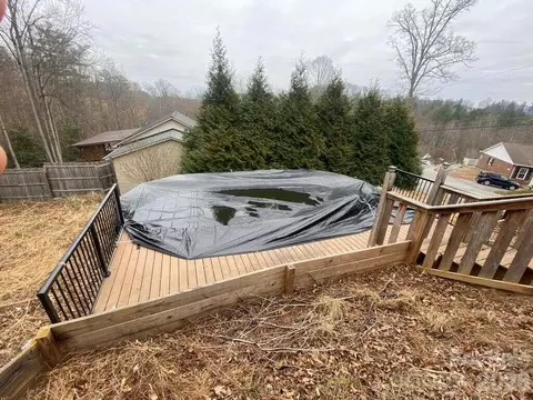 Exterior - 200 Park Pl, Morganton, NC 28655 photo 5 of 6