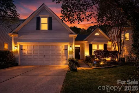 9654 Waltham Ct, Charlotte, NC 28269