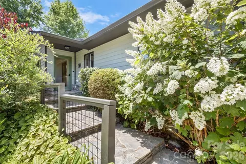 10 Morning Dew Dr, Asheville, NC 28804