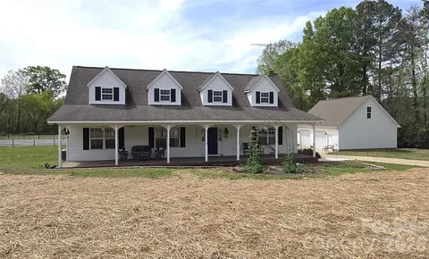 729 Sternbridge Dr, Concord, NC 28025