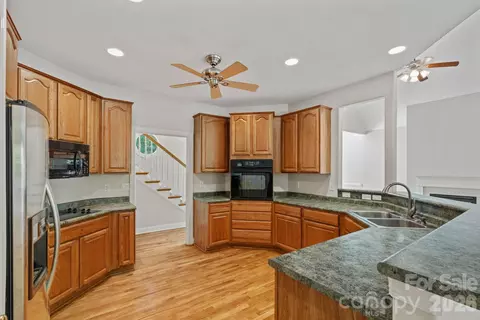 Kitchen - 3889 Granite St, Terrell, NC 28682 photo 3 of 4