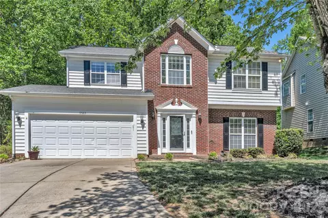 9423 Willow Tree Ln, Charlotte, NC 28277