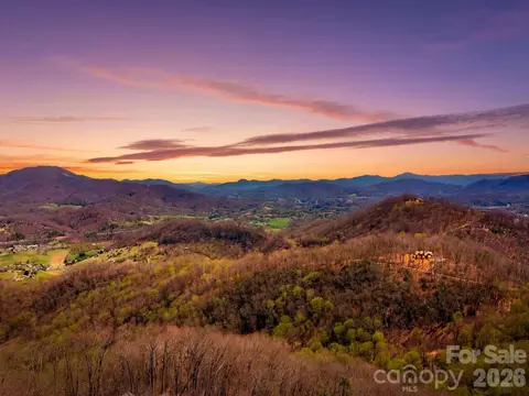 000 Signature Row 10 Blvd #10, Waynesville, NC 28785