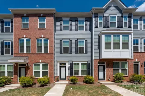6304 Cleburne Ct, Charlotte, NC 28217