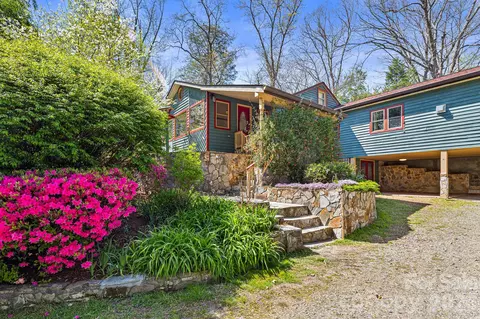 114 Walker St, Black Mountain, NC 28711