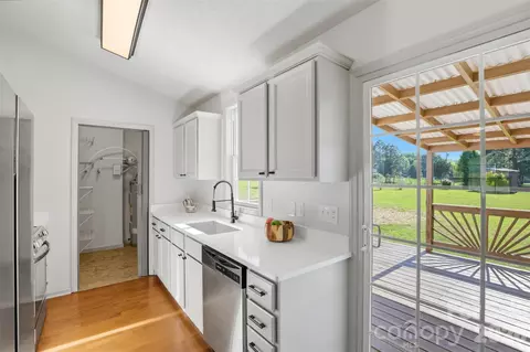 Kitchen - 612 Meadowview Dr, Monroe, NC 28110 photo 4 of 4