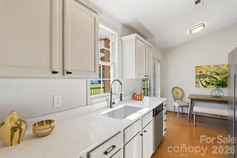 Kitchen - 612 Meadowview Dr, Monroe, NC 28110 photo 2 of 4