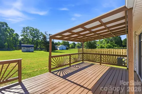Exterior - 612 Meadowview Dr, Monroe, NC 28110 photo 3 of 4