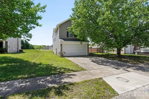 8207 Belmont Stables Dr, Charlotte, NC 28216