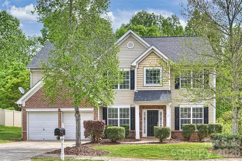 2515 Godsey Wood Dr, Charlotte, NC 28213