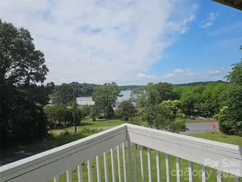 View/Area - 500 Steel Bridge Loop, Hickory, NC 28601 photo 2 of 4
