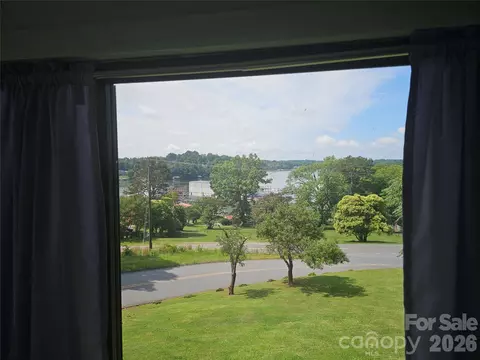 View/Area - 500 Steel Bridge Loop, Hickory, NC 28601 photo 3 of 4