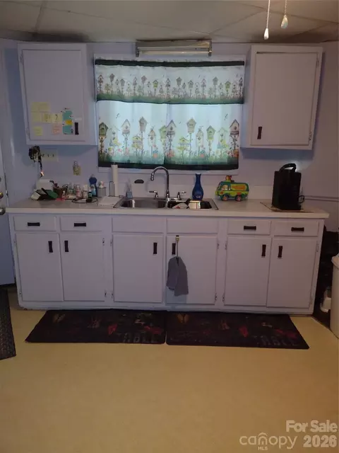 Kitchen - 500 Steel Bridge Loop, Hickory, NC 28601 photo 2 of 3