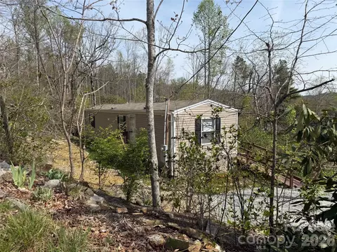 273 Mcmillan Dr, Hendersonville, NC 28792