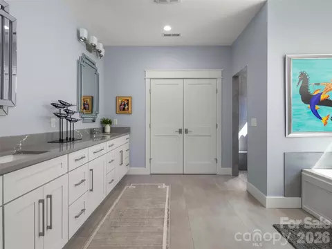 Bath - 255 Dalhousie Ct, Flat Rock, NC 28731 photo 1 of 3